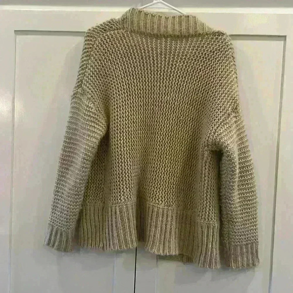 Women’s tan oversized cardigan ALY DALY size small S Thick cable lots of texture - Picture 6 of 6